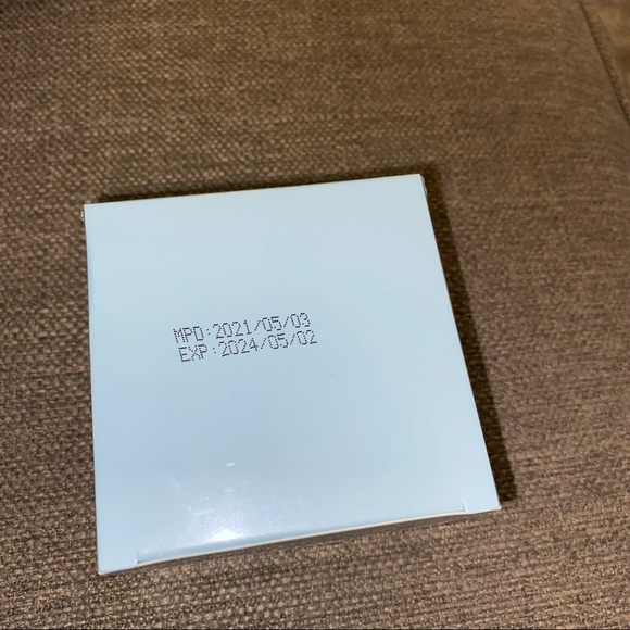 GLOW ON 5TH REFRESH + RESET Brightening Mud Mask - Picture 9 of 9